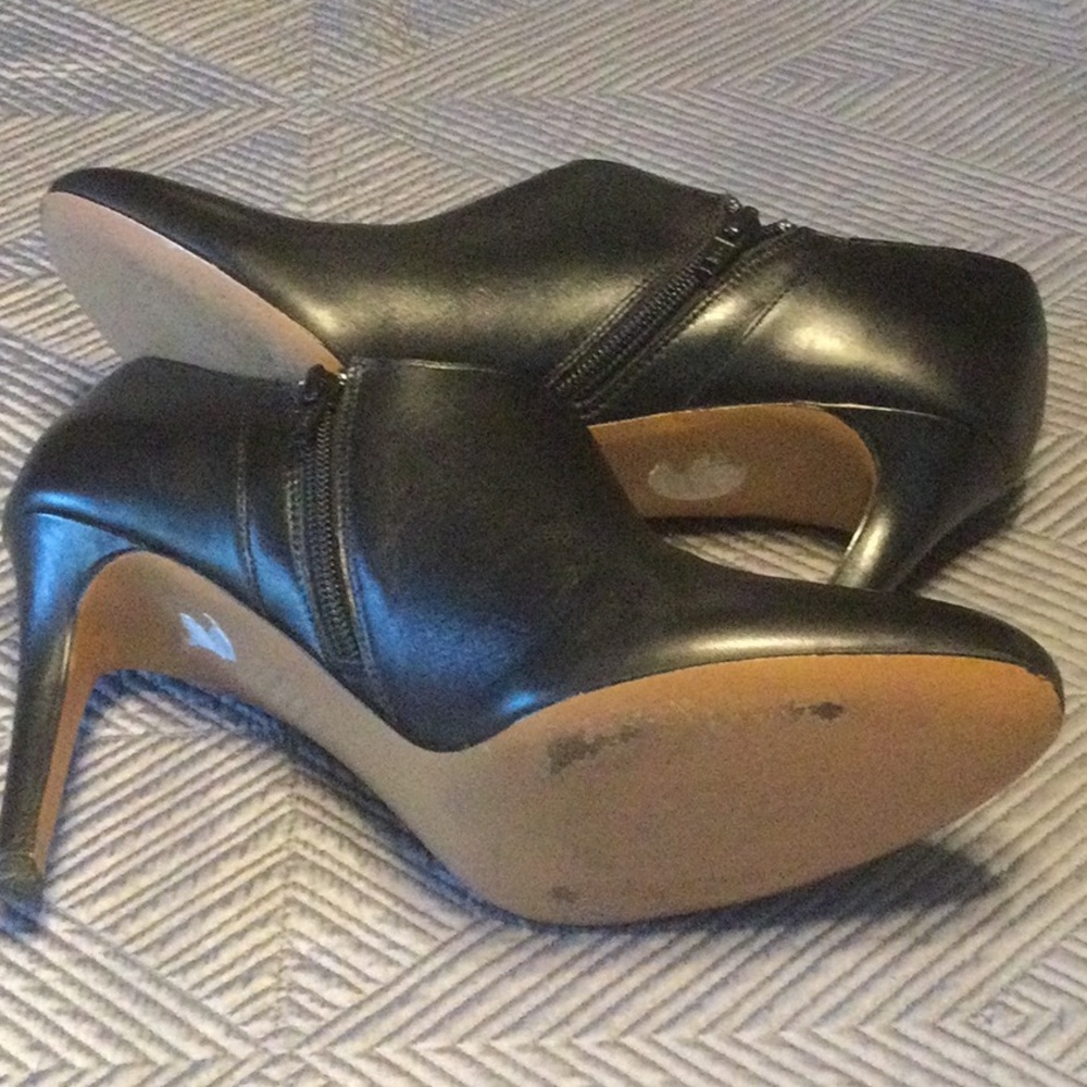 Coach Seneca size 9.5 black leather heels for women - Picture 11 of 11
